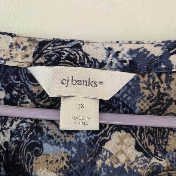 CJ Banks Blue and Cream Women's Top - Picture 2 of 4